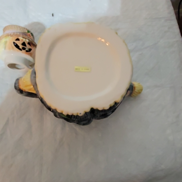 Pumpkin/scarecrow Teapot - Picture 5 of 7